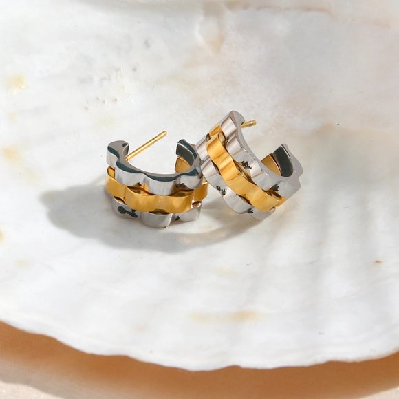 Vintage Two-Tone Chunky Watchband Hoop Earrings PVD 18K White Gold & Sil… - Picture 4 of 13